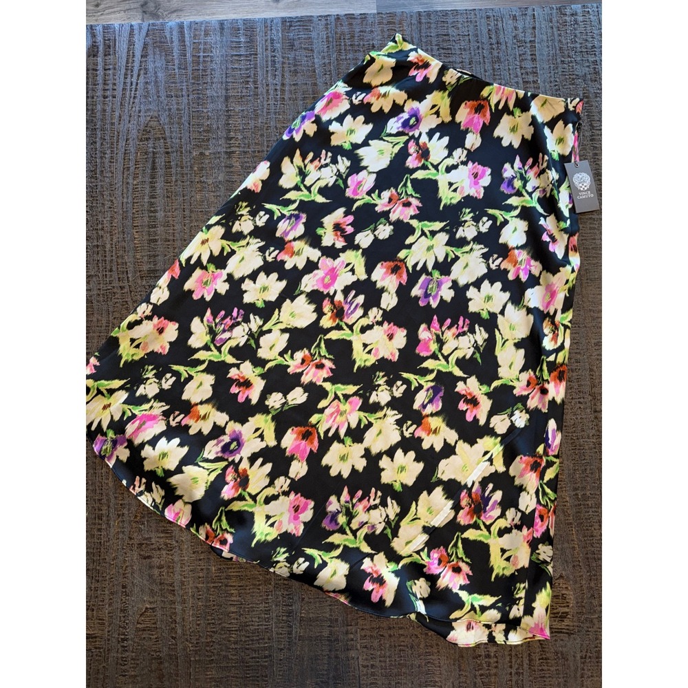 NWT Vince Camuto Floral A-Line Skirt – Size Small